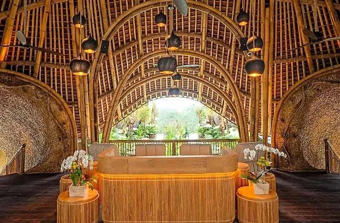 ホテル Bambootel Sawah View 5*